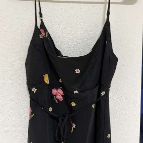 UNIF Breeze Dress with little flowers - Picture 2 of 4